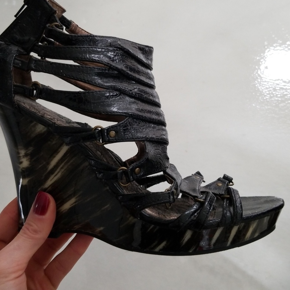 Shoes - Picture 3 of 5